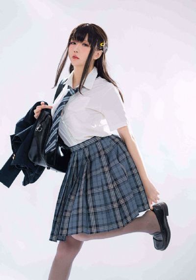 国产学生白丝袜脚交视频_剧情片在线视频播放